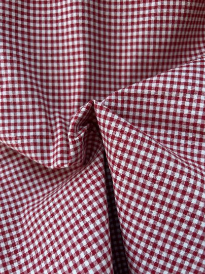 Algodón cuadros rojos pequeños