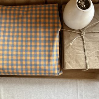 Algodón cuadros naranja y celeste